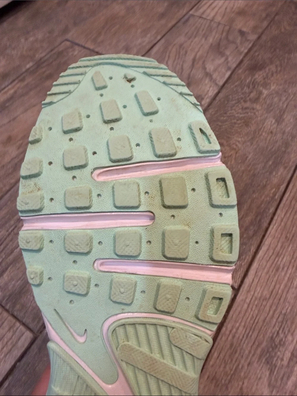 Nike Women’s Air Max Excee White Sneakers with Mint Accents size 9